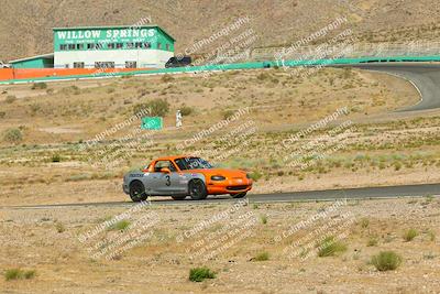 media/Jun-01-2025-CalClub SCCA (Sun) [[eae223c5dd]]/Group 5/Qualifying/